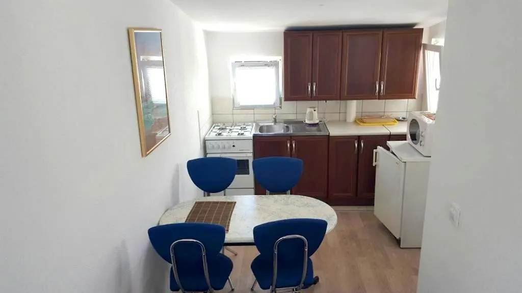 Apartments Kore Vir